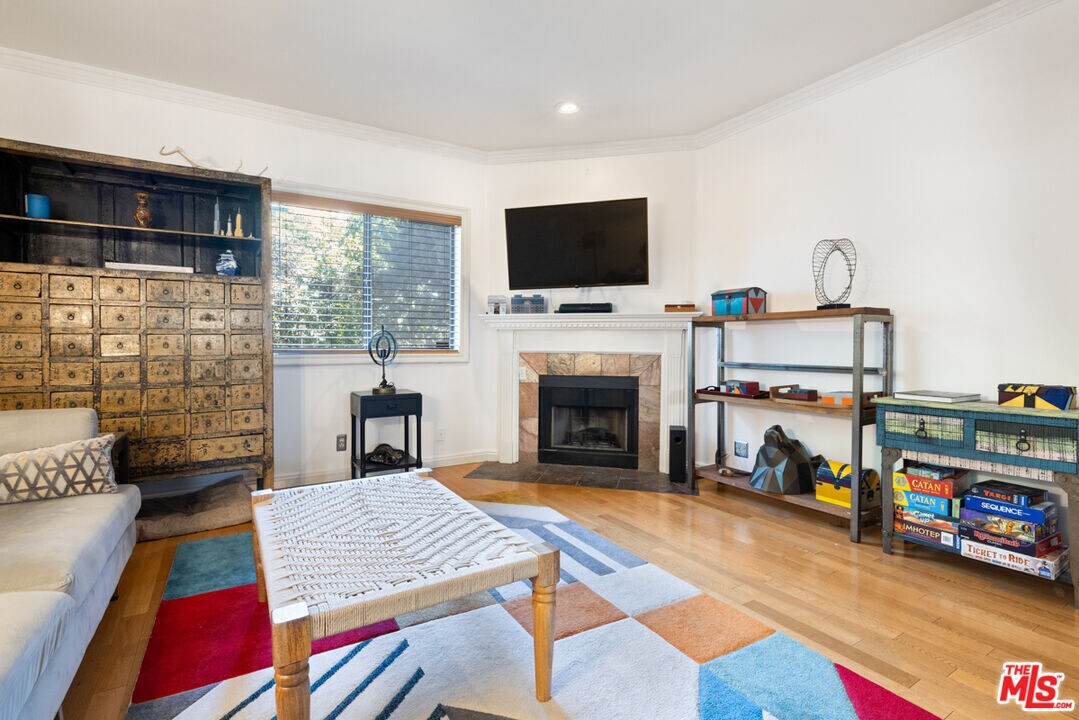 Foto principal - 14256 Victory Blvd