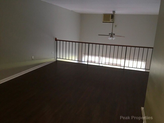 Building Photo - 155 Walnut Dr