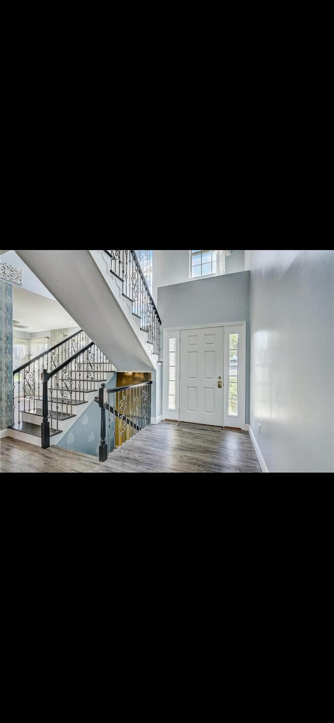 Foto del edificio - 5547 Spring Ridge Dr W