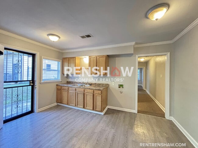 Building Photo - 502 E Dison Ave