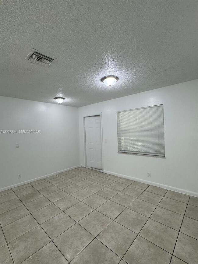 Foto del edificio - 1746 3rd Ave N