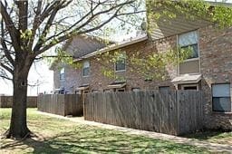 Building Photo - Sycamore Square Townhomes