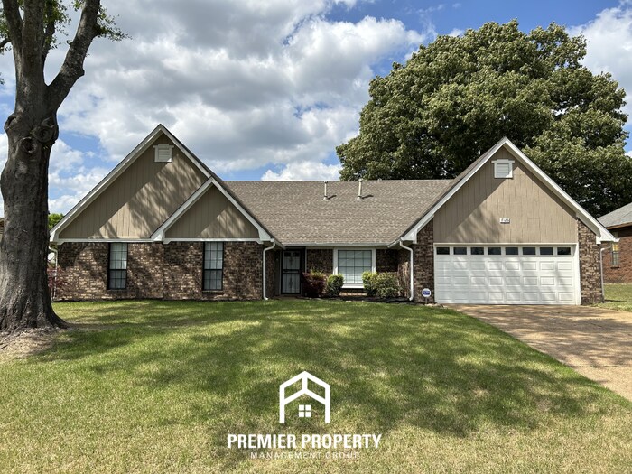 Massive 5BR/3BA Estate in 38125 | 2,700+ SQ FT, Vaulted Ceilings & Tile Floors - Massive 5BR/3BA Estate in 38125 | 2,700+ SQ FT, Vaulted Ceilings & Tile Floors