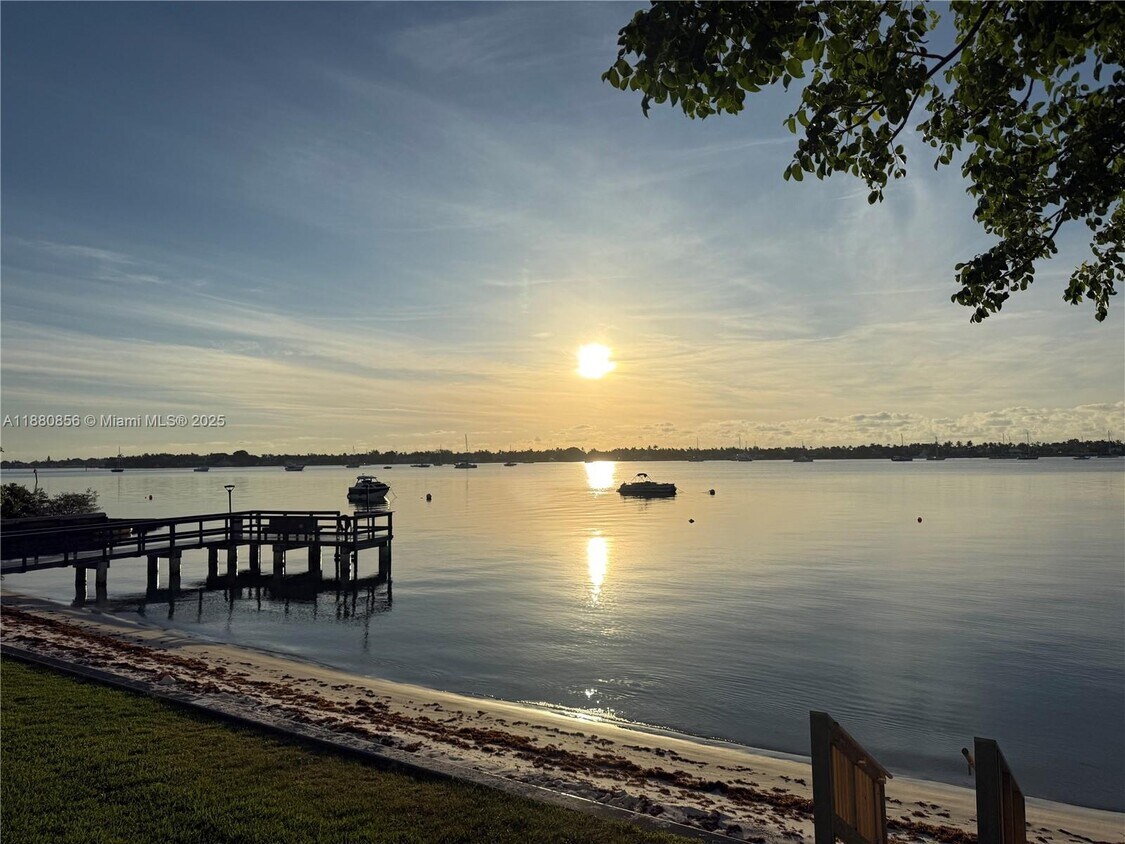 Foto principal - 5600 N Flagler Dr