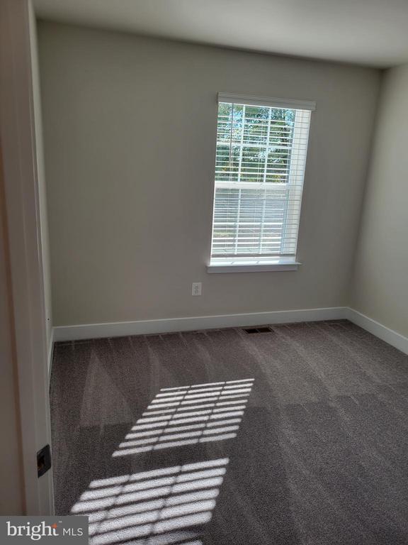 Building Photo - 7850 Johnnycake Rd