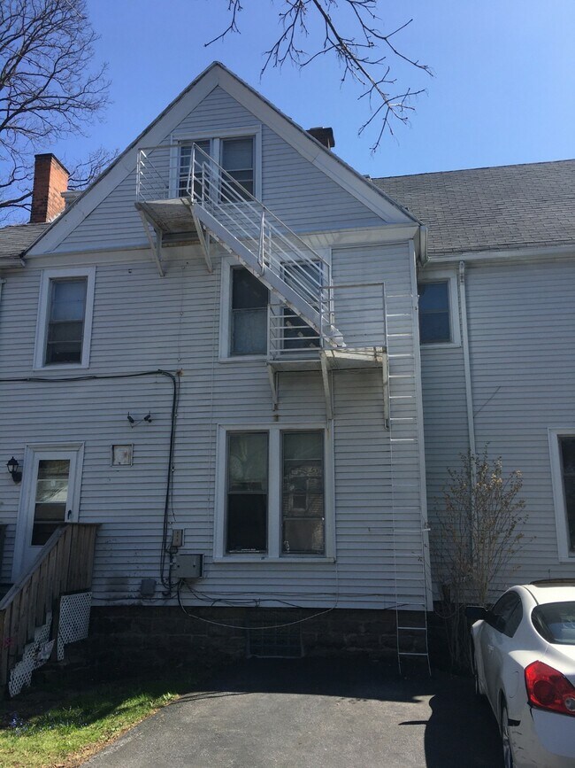 Zona de aparcamiento - 404 Birr St