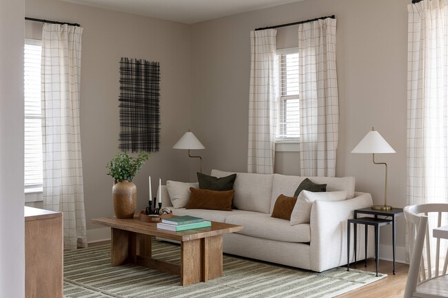 Photo - Livano Oakwood Apartments