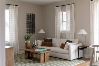 Building Photo - Livano Oakwood