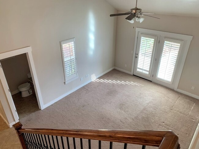 Foto del edificio - Beautiful 4 Bd 2.5 Bath Townhouse in Sandy