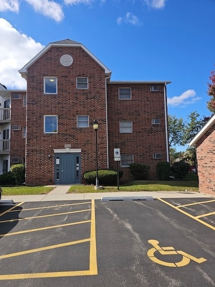 Building Photo - 1354 Cunat Ct