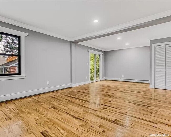 Building Photo - 21014 Hollis Ave