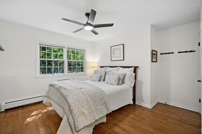 Foto del edificio - 1777 Dewes St