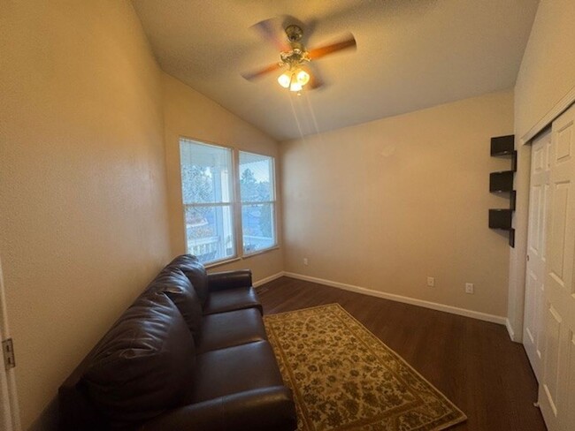 Building Photo - Furnished Two Bedroom Two Bathroom Caug...