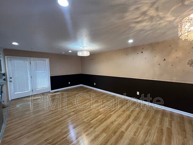 Foto del edificio - 1784 Ashley St