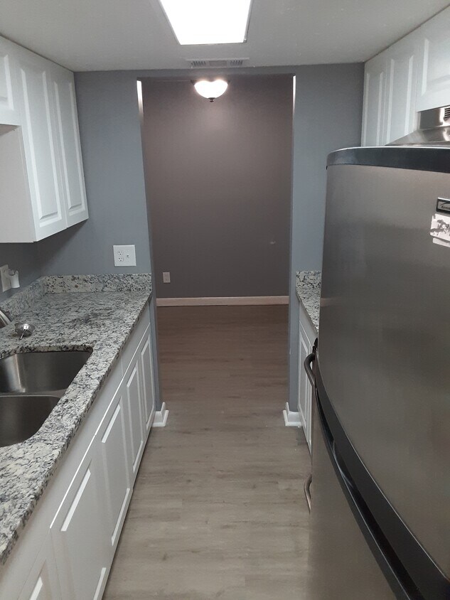 Foto principal - 1200 Bretta St