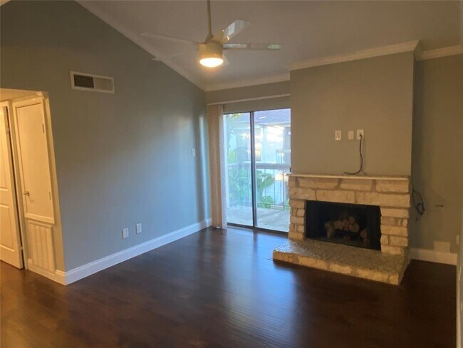 Building Photo - 10051 Westpark Dr