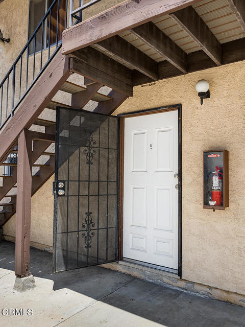 Building Photo - 5064 N Maywood Ave