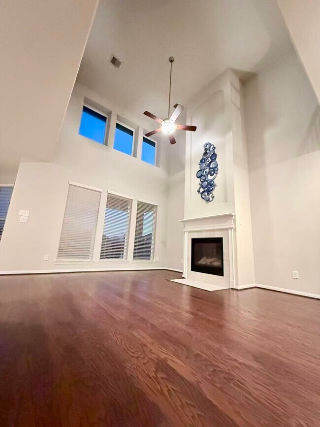 Building Photo - 24323 Marcello Lakes Dr