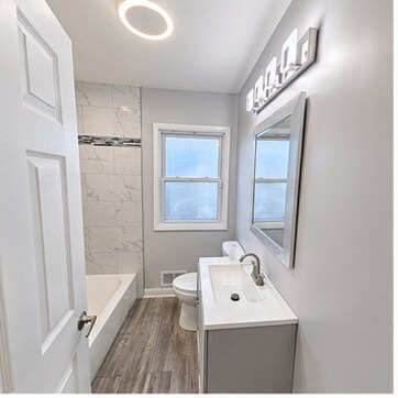 Baño 1 - 12552 S Yale Ave