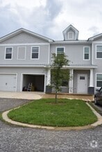Building Photo - 402 Date Palm Ln