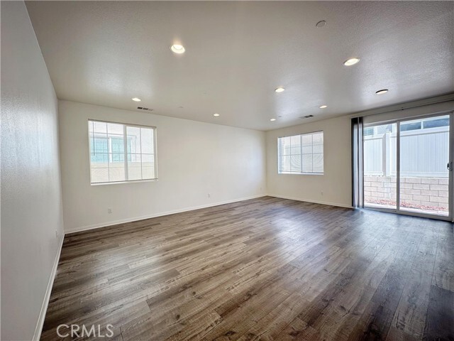 Building Photo - 681 Huron Pl