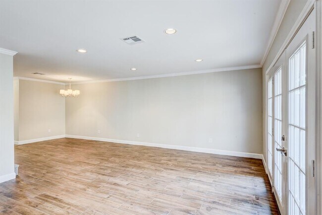 Foto del edificio - 5869 Valley Forge Dr
