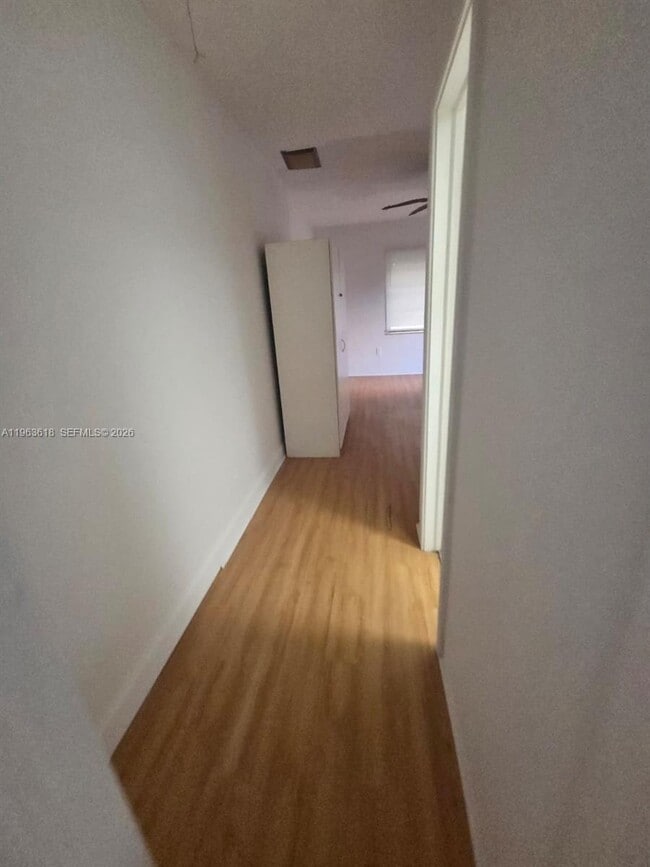 Building Photo - 1947 Lincoln St