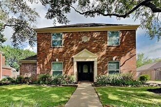 Building Photo - 719 Fernglade Dr