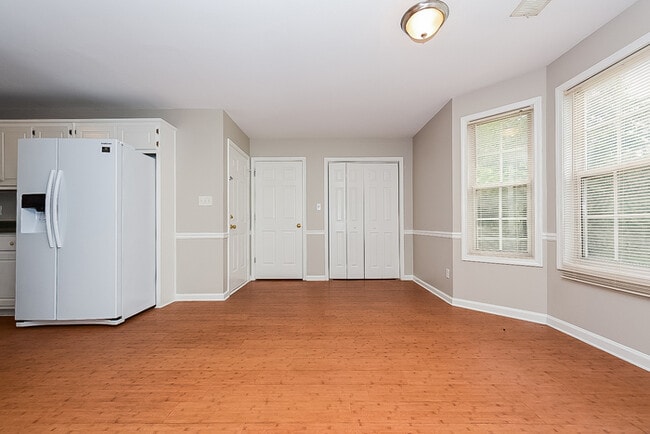 Foto del edificio - 395 Branchwood Dr