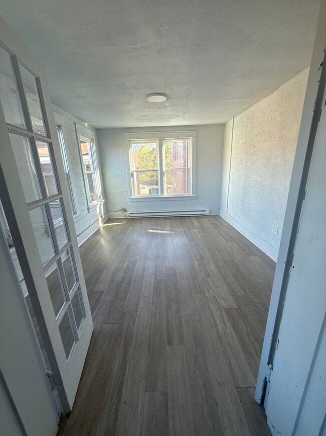 Building Photo - **3-Bedroom, 2-Bathroom House for Rent**