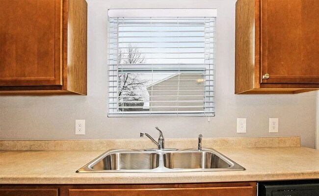 Building Photo - Great Home for Rent in Greenville