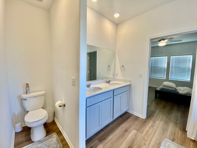 Foto del edificio - 208 Golden Grove Pkwy