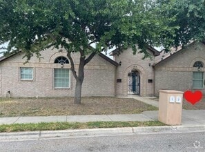 Building Photo - 1914 Bahamas Dr