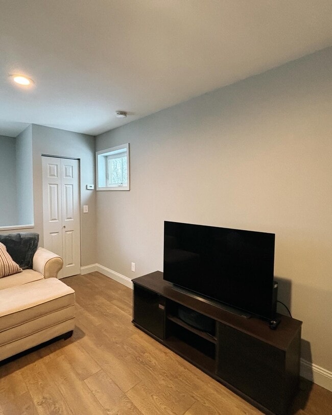 Foto del edificio - 544 Tolend Rd