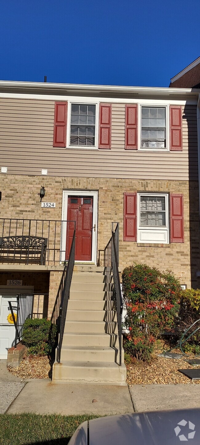 Stonewall Manor Condominium Student Apartments for Rent Richmond, VA 2 Rentals