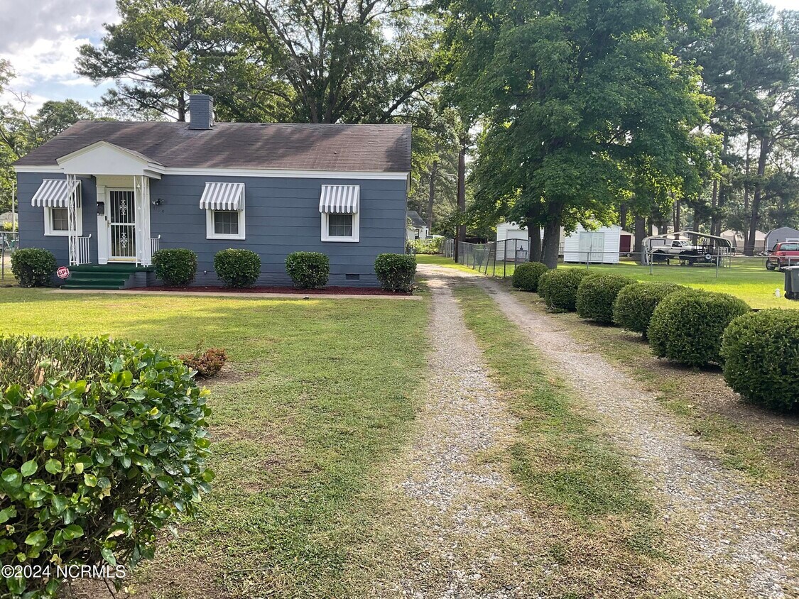 Primary Photo - 1120 Pitt St
