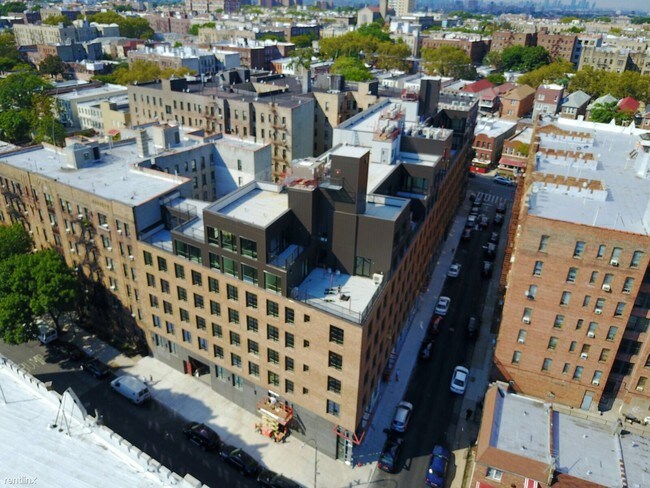 Building Photo - 22 Ford St