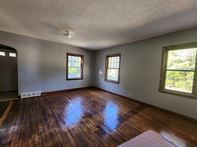 Foto del edificio - 401 Charles St