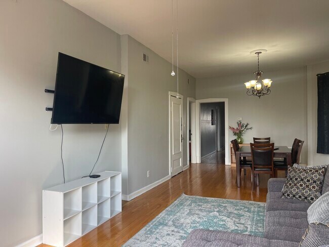 Foto del edificio - 1339 N Western Ave