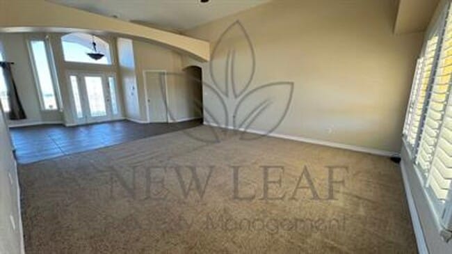 Building Photo - Beautiful 4 bedroom on LARGE private lot in PHELAN