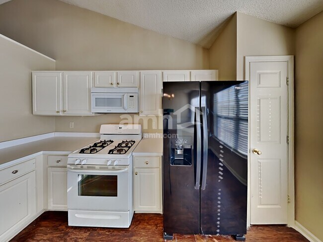 Building Photo - 421 Darter Dr NW
