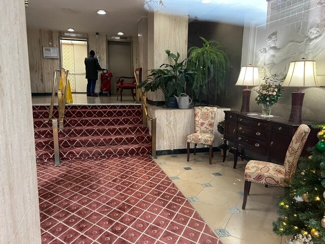 Building Photo - 80 Cartright St