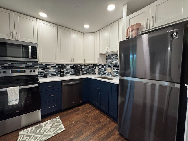 Building Photo - Light-filled 2 Bed 1 Bath Furnished Condo With Balcony In Barcroft Hills Condo - Utilities Included!