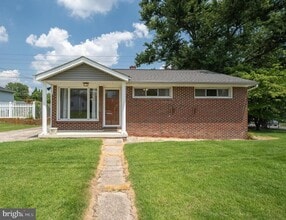 Building Photo - 300 Ryan Rd