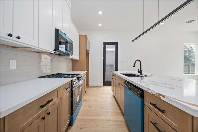 Foto del edificio - 4337 Clover St