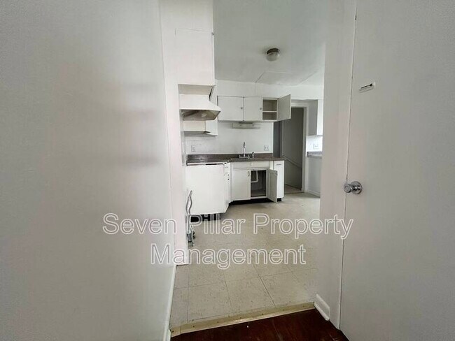 Building Photo - 339 S Napoleon Ave
