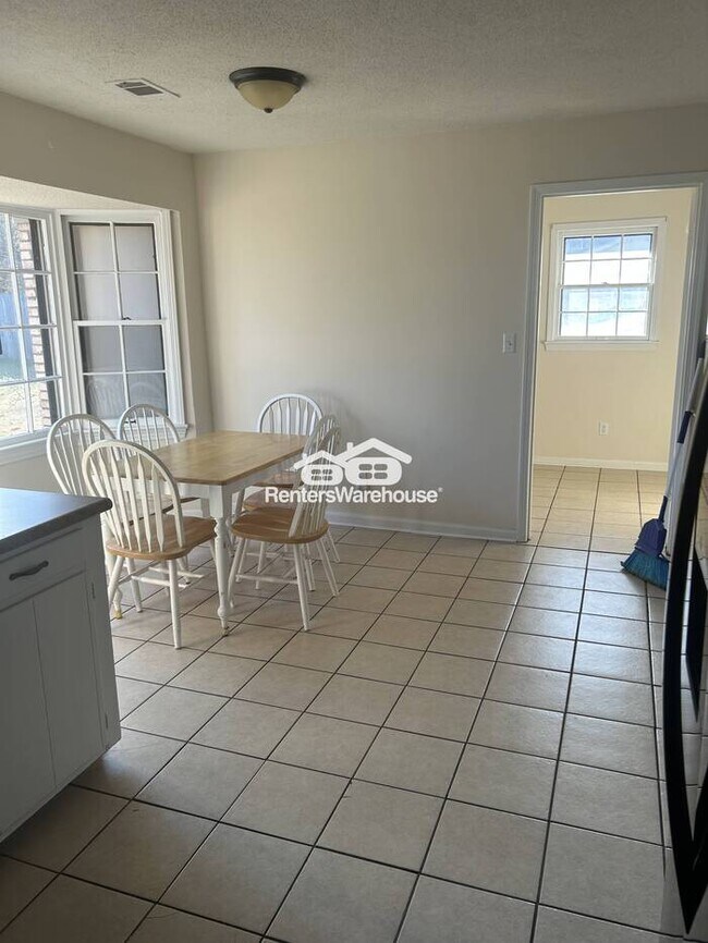 Foto del edificio - Well maintained traditional Ranch styled 3-bedroom 2 bath home