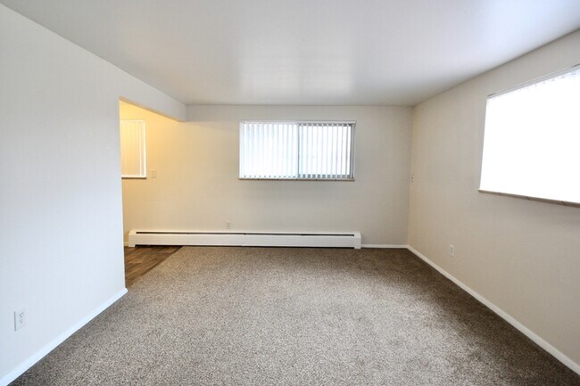 Foto del edificio - 8780 Dawson St