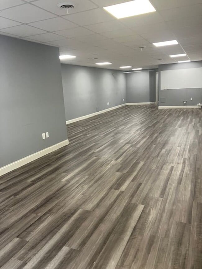 Foto del edificio - Store Front Available in Downtown Miamisburg