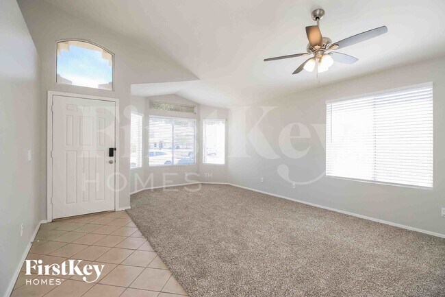 Foto del edificio - 4354 E Birchwood Cir